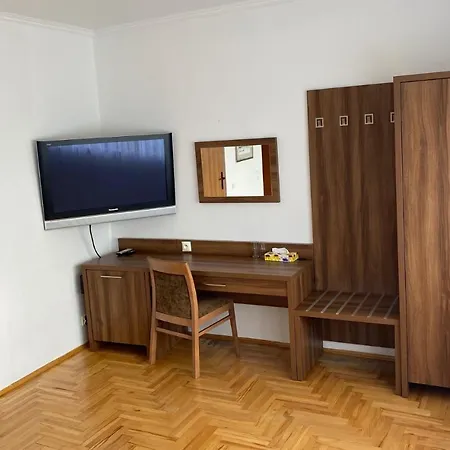 Hotel Maj *
